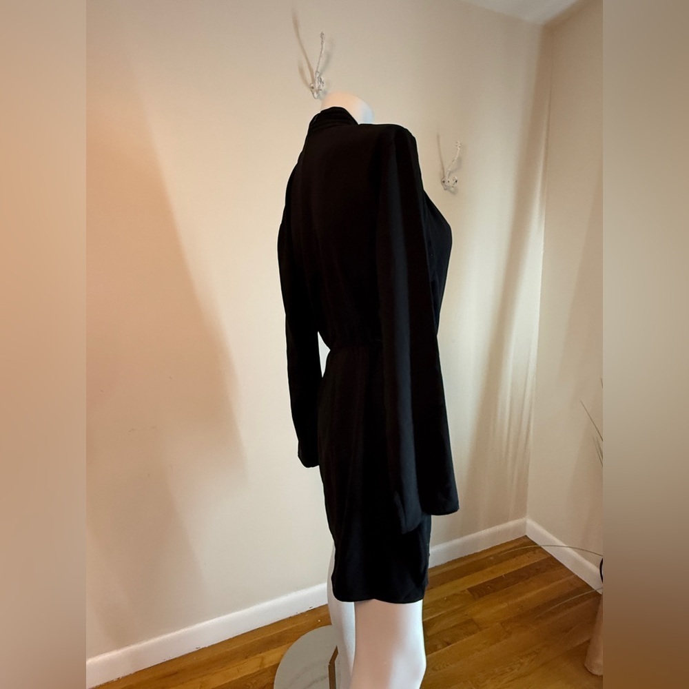 H & M Draped Wrap Dress Black Medium Faux Wrap V Neck EUC - Picture 3 of 7